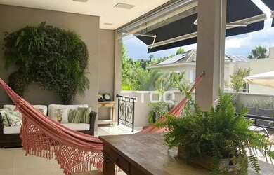 Imagem: A casa em condomínio possui 5 Dormitórios, 5 Banheiros, 4