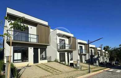 Imagem: A casa em condomínio possui 3 Dormitórios, 5 Banheiros, 4