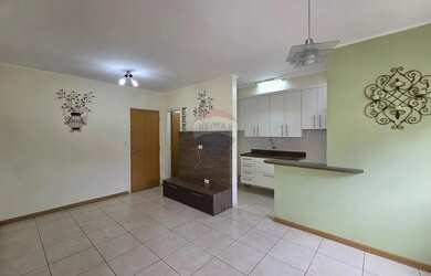 Imagem: O apartamento possui 1 Dormitório, 1 Banheiro, 1 Vaga na garagem