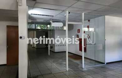 Imagem: O depósito possui 5 Vagas na garagem e 1027m² de Área e está