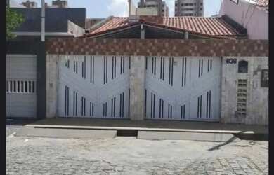 Imagem: A casa possui 2 Dormitórios, 2 Banheiros, 1 Vaga na garagem