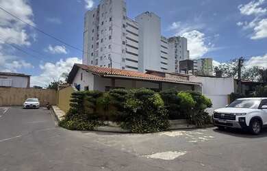 Imagem: A casa em condomínio possui 3 Dormitórios, 2 Banheiros, 2