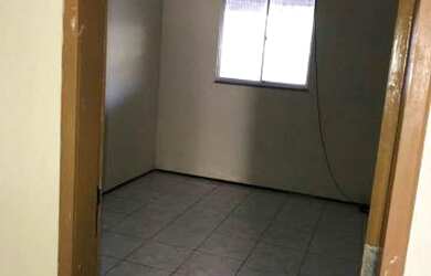 Imagem: A casa possui 2 Dormitórios, 2 Vagas na garagem e está localizado