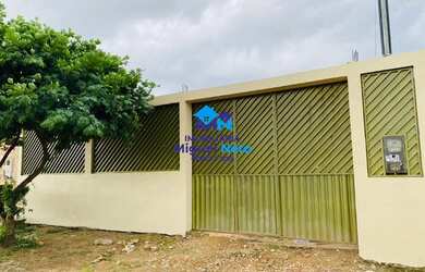 Imagem: A casa possui 2 Dormitórios, 2 Banheiros, 5 Vagas na garagem