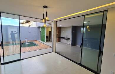 Imagem: A casa em condomínio possui 3 Dormitórios, 4 Banheiros, 2