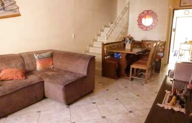 Imagem: A casa possui 2 Dormitórios, 2 Banheiros, 1 Vaga na garagem