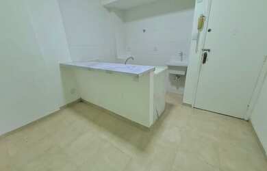 Imagem: A kitnet possui 1 Banheiro, 32m² de Área e está localizado