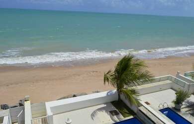 Imagem: A casa possui 3 Dormitórios, 4 Banheiros, 2 Vagas na garagem