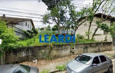 Imagem: O terreno possui 444m² de Área e está localizado em Alto