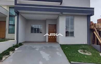 Imagem: A casa em condomínio possui 3 Dormitórios, 2 Banheiros, 1