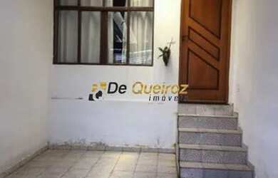 Imagem: A casa possui 3 Dormitórios, 2 Banheiros, 1 Vaga na garagem