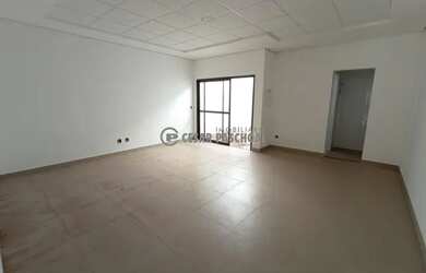 Imagem: O depósito possui 1 Vaga na garagem, 28m² de Área e está