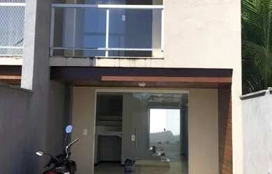 Imagem: A casa possui 2 Dormitórios, 3 Banheiros, 1 Vaga na garagem