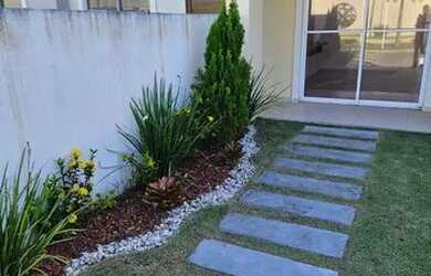 Imagem: A casa em condomínio e possui 3 Dormitórios, Suítes, 2 Banheiros