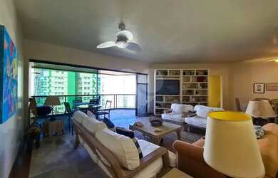 Imagem: O apartamento possui 5 Dormitórios, 1 Banheiro, 2 Vagas na