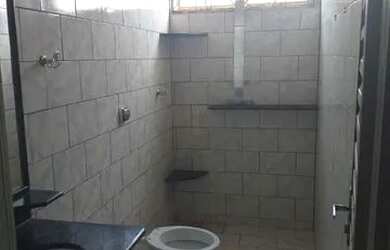 Imagem: A casa possui 1 Dormitório, 2 Banheiros e está localizado