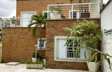 Imagem: O apartamento possui 5 Dormitórios, 5 Banheiros, 2 Vagas na