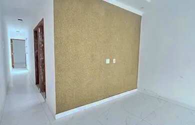 Imagem: A casa possui 2 Dormitórios, 1 Banheiro, 1 Vaga na garagem