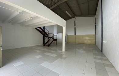 Imagem 2: Galpão/Depósito/Armazém para aluguel com 180 metros quadrados em Sarandi...