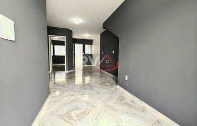 Imagem: O apartamento possui 2 Dormitórios, 1 Banheiro, 1 Vaga na garagem