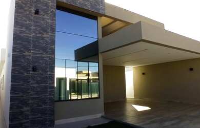 Imagem: A casa em condomínio possui 4 Dormitórios, 5 Banheiros, 4