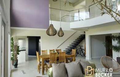 Imagem: A casa em condomínio para alugar possui 3 Dormitórios, 5 Banheiros