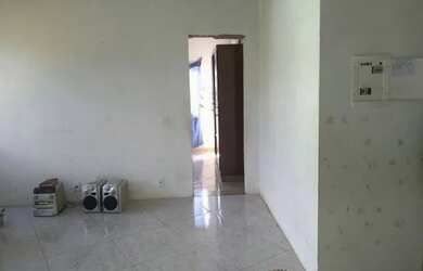 Imagem: A casa possui 3 Dormitórios, 1 Banheiro, 3 Vagas na garagem