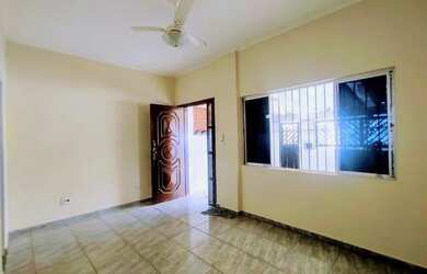 Imagem: A casa possui 2 Dormitórios, 2 Banheiros, 4 Vagas na garagem