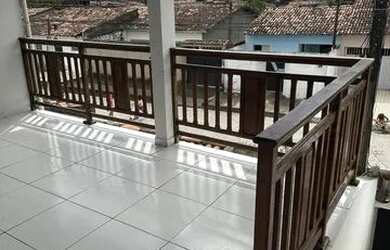 Imagem: A casa possui 2 Dormitórios e 1 Banheiro e está localizado