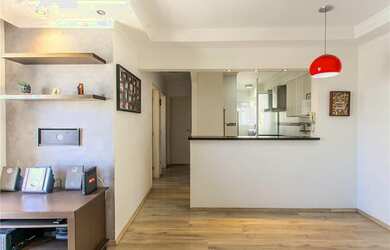 Imagem: O apartamento possui 2 Dormitórios, 1 Banheiro, 2 Vagas na