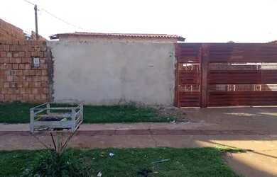 Imagem: A casa possui 3 Dormitórios, 2 Banheiros, 123m² de Área e