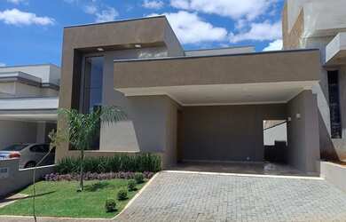 Imagem: A casa em condomínio possui 3 Dormitórios, 2 Banheiros, 2