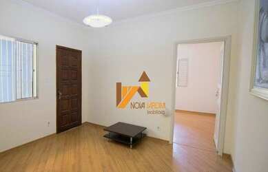 Imagem: A casa possui 2 Dormitórios, 1 Banheiro, 2 Vagas na garagem