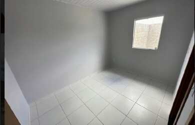 Imagem: A casa possui 2 Dormitórios, 1 Banheiro, 1 Vaga na garagem