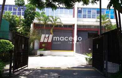 Imagem: O depósito possui 5 Vagas na garagem e 800m² de Área e está