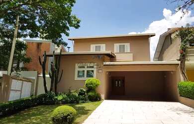 Imagem: A casa em condomínio possui 4 Dormitórios, 4 Banheiros, 2