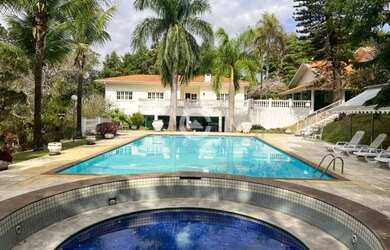 Imagem: A casa em condomínio possui 4 Dormitórios, 4 Banheiros, 5