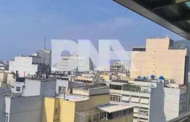 Imagem: O apartamento possui 5 Dormitórios, 5 Banheiros, 4 Vagas na