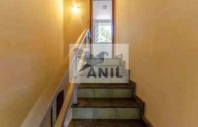 Imagem: A casa em condomínio possui 5 Dormitórios, 4 Banheiros, 5