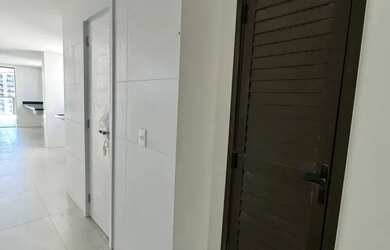 Imagem: O apartamento possui 4 Dormitórios, 5 Banheiros, 4 Vagas na