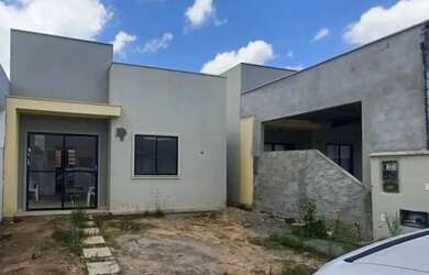 Imagem: A casa em condomínio possui 2 Dormitórios, 1 Banheiro, 2 Vagas