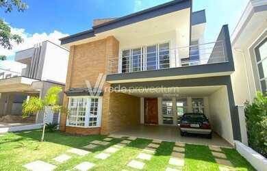 Imagem: A casa em condomínio possui 4 Dormitórios, 5 Banheiros, 4