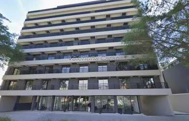 Imagem: O depósito possui 3 Vagas na garagem, 105m² de Área e está