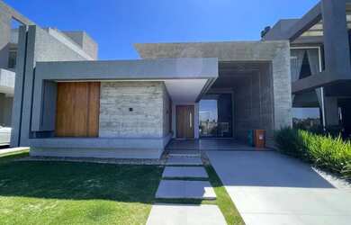 Imagem: O apartamento possui 4 Dormitórios, 5 Banheiros, 2 Vagas na