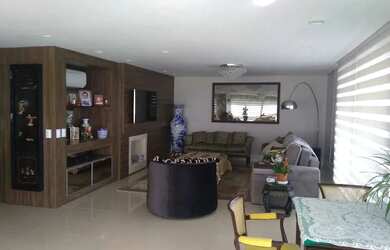 Imagem: O apartamento possui 4 Dormitórios, 5 Banheiros, 4 Vagas na