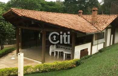 Imagem: A casa em condomínio possui 5 Dormitórios, 5 Banheiros, 5