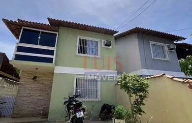 Imagem: A casa possui 3 Dormitórios, 3 Banheiros, 2 Vagas na garagem