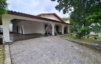 Imagem: O depósito possui 4 Vagas na garagem e 1100m² de Área e está