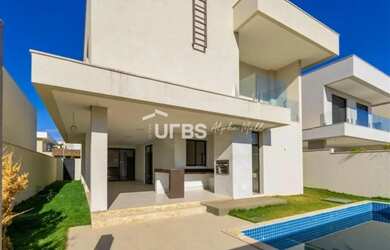 Imagem: A casa em condomínio possui 4 Dormitórios, 5 Banheiros, 2