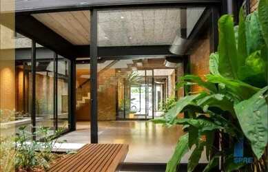 Imagem: O depósito possui 4 Vagas na garagem e 376m² de Área e está